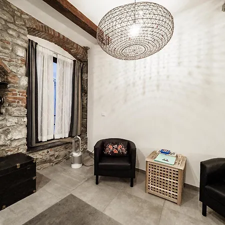 Camaella Luxury Apartment