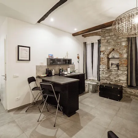 Camaella Luxury With Ac